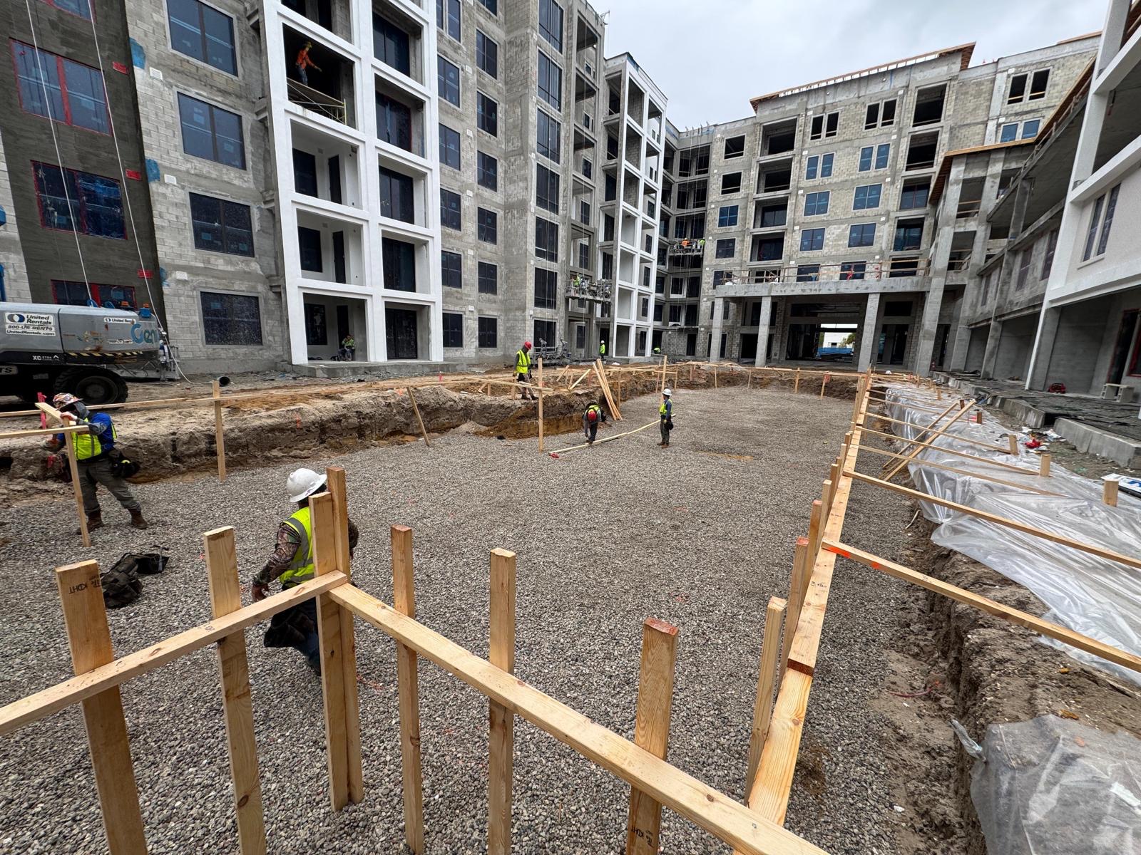 Extensive commercial pool shell construction